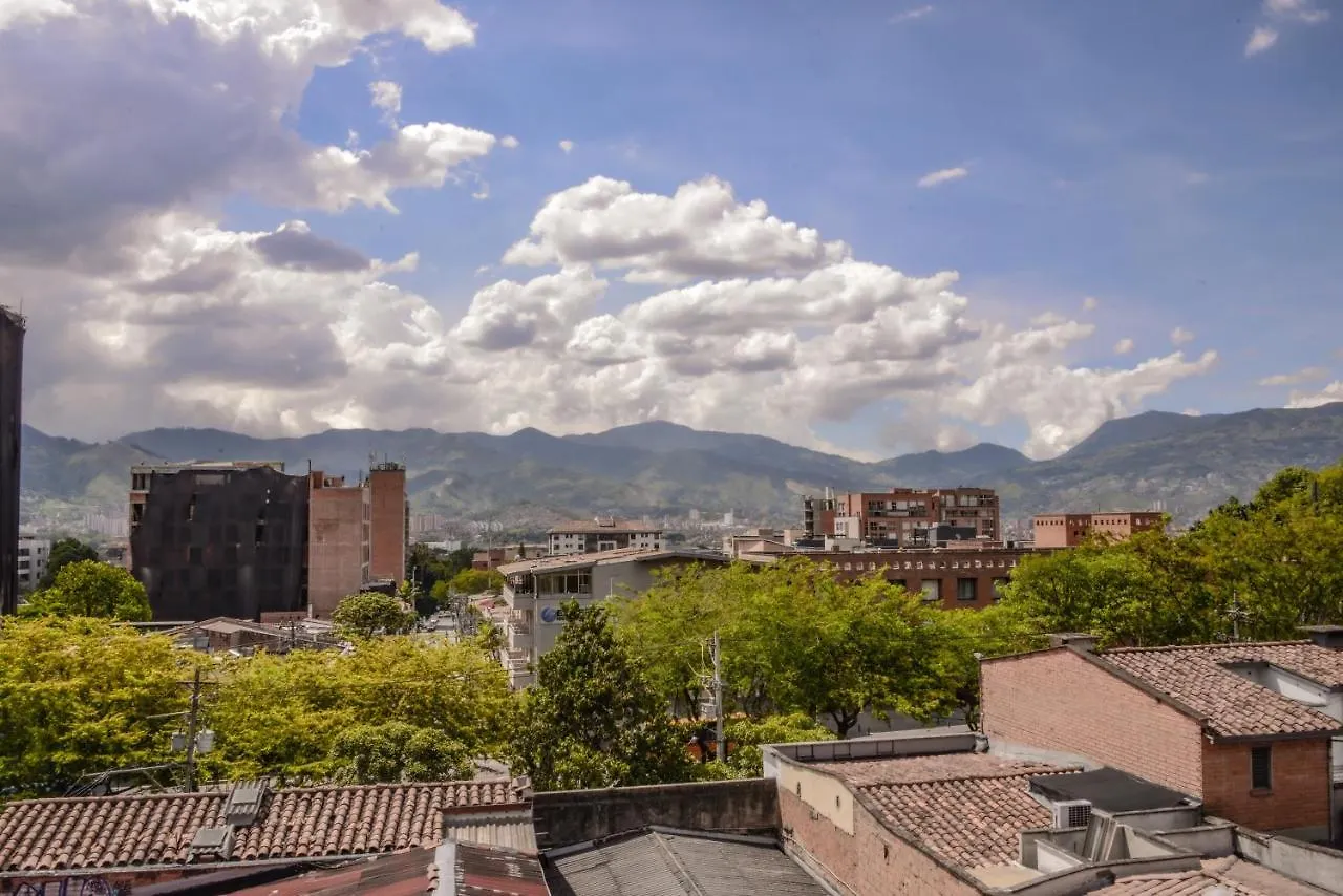 Calle 8 Suites Medellin Apartment