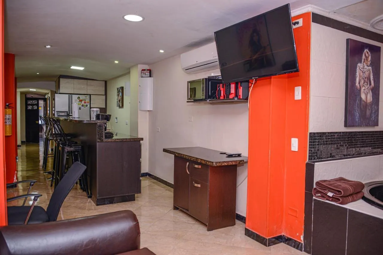 Calle 8 Suites Medellin Apartment