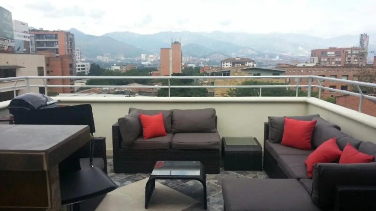 Calle 8 Suites Medellin Apartment